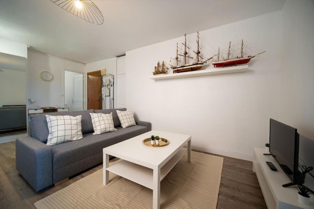 Fully Equipped Apartment Balcony Sleeps 7 Wifi Marseille Exterior photo